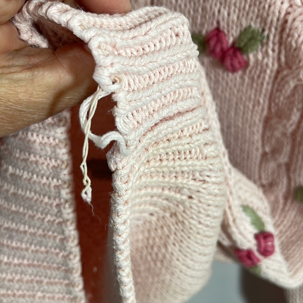 Cottage Core Pink Floral Sweater Size Medium - Picture 7 of 10